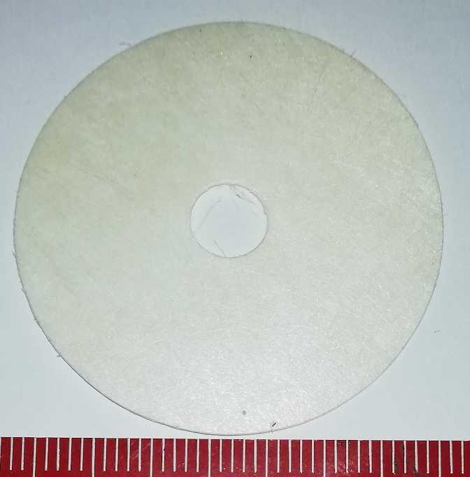 izolace kruhová, průměr 38mm, tloušťka cca 0,30mm , z ukončené výroby .. balení 50ks za 50Kč