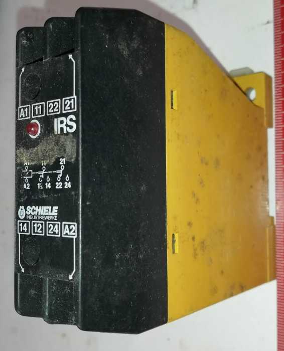 IRS 2.411.100.00 - switching relay .. použitý / used .. cena na dotaz / price on request