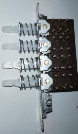 IZOSTAT - sada 4ks nezávislých přepínačů + volná pozice .. balení 10ks