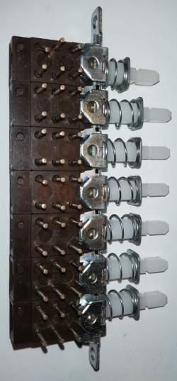 IZOSTAT - sada 7 nezávislých přepínačů krátké