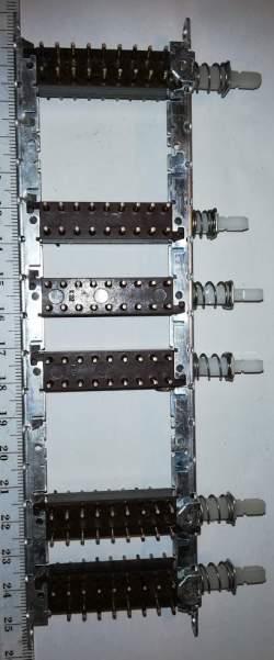 IZOSTAT - sada 1 nezáv. / 3 záv. / 2 nezáv.
