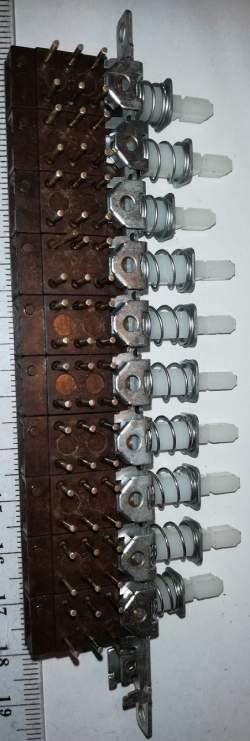 IZOSTAT - sada 10x nezávislý + 1 volná pozice