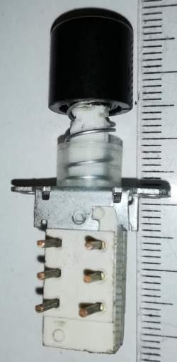 IZOSTAT - tlačítko, krátké s knoflíkem