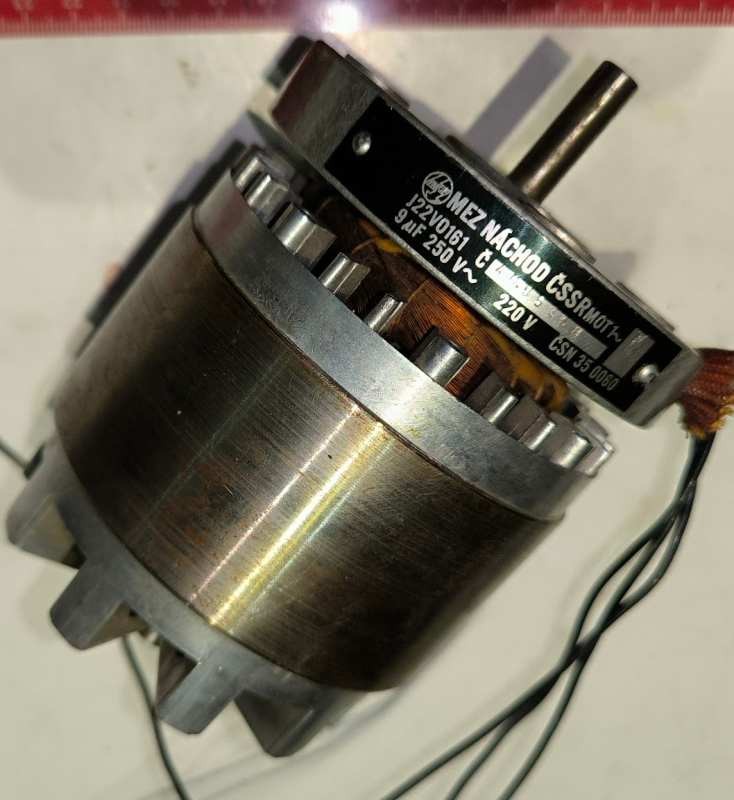 J22V0161 -  motor MEZ Náchod, 220V  .. cena na dotaz / price on request