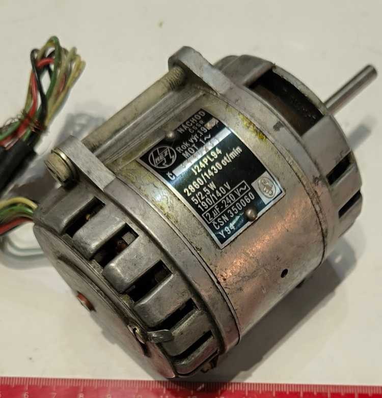 motorek J24PL94 - 2860/1430 ot/min, 5/2,5W, 190/140V - MEZ Náchod .. použitý / used   .. cena na dotaz / price on request