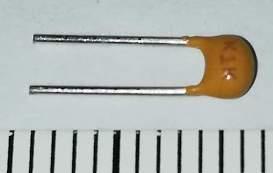 C 4700pF 100V KEMET  .. balení 500ks za 250Kč