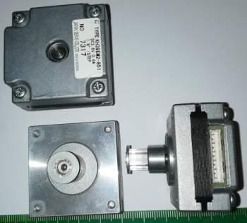 STEPPING MOTOR MODEL KH39EM2-851 s pastorkem   .. cena na dotaz / price on request