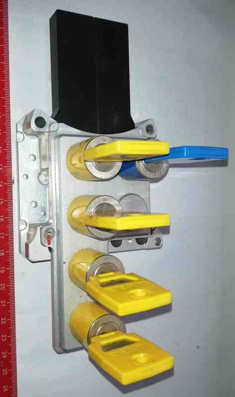 modul s blokovacími klíči 4x 360301 + 1x 504009, z demontáže