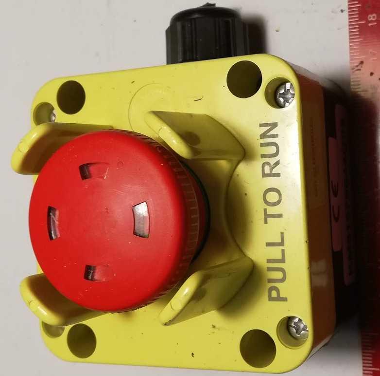 KM51579644G02 - tlačítko STOP, z demontáže, vypadá ok