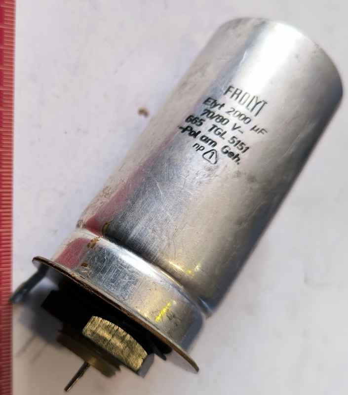 Kondenzátor elyt 2000uF 70/80V FROLYT - neproměřený,  z demontáže, dle foto