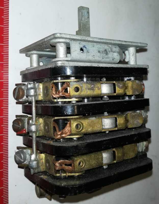 přepínač KSP15-43286  380V 15A starší, z demontáže   .. cena na dotaz / price on request