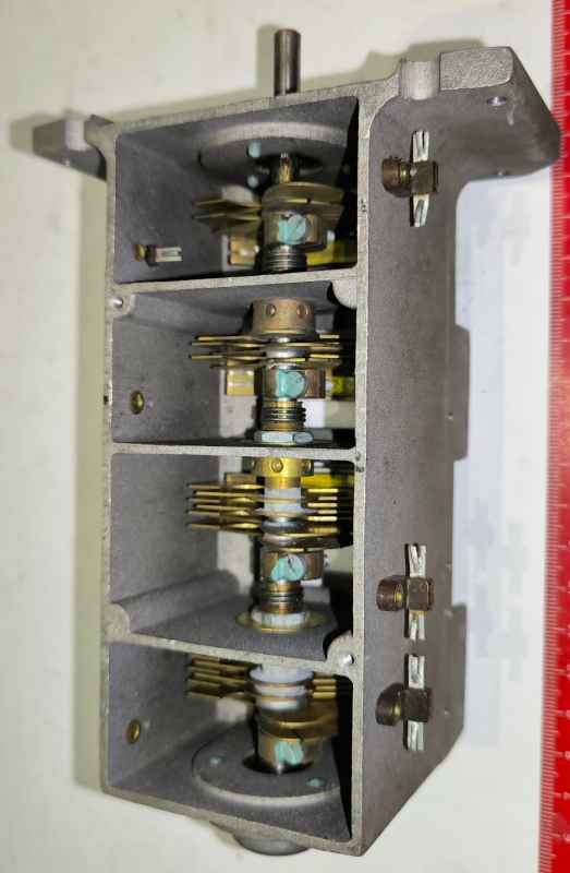 ladící kondenzátor - neproměřený (021), z demontáže,