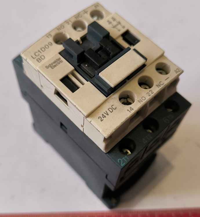 SCHNEIDER Stykač Tesys LC1D09BD 24VDC  .. cena na dotaz / price on request