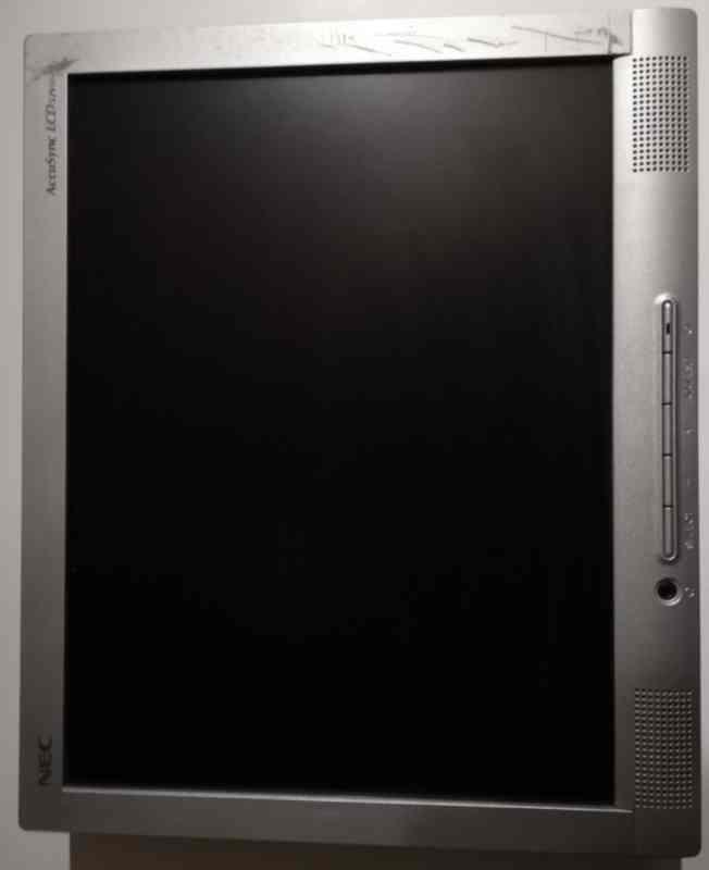 není skladem - monitor NEC AccuSync® LCD52VM 1024x768 .. z demontáže / used, bez nohy, otestován, určeno na ND