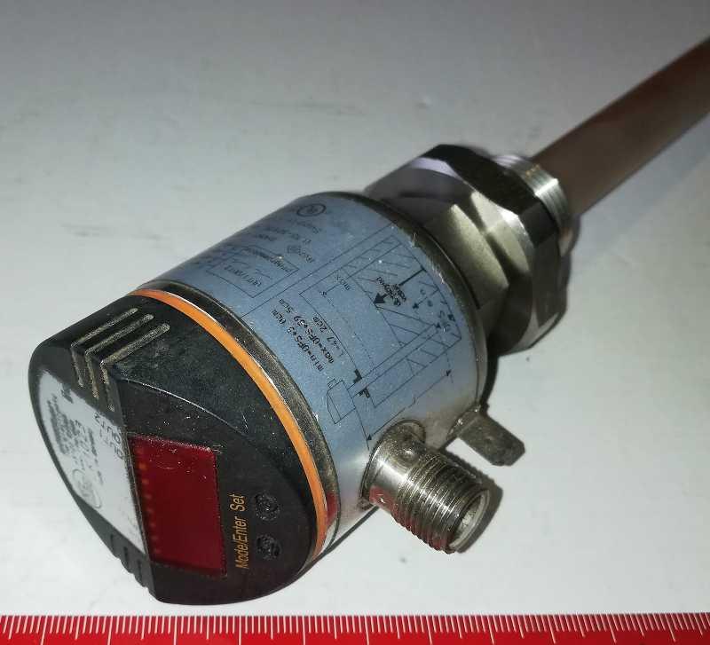 LK1023 - Elektronický snímač hladiny  200 mA 0.5bar ifm electronic, délka 472mm  .. použitý / used