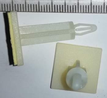 není skladem - LPR8307 - plast dist. sloupek ...  balení 35ks za 30Kč