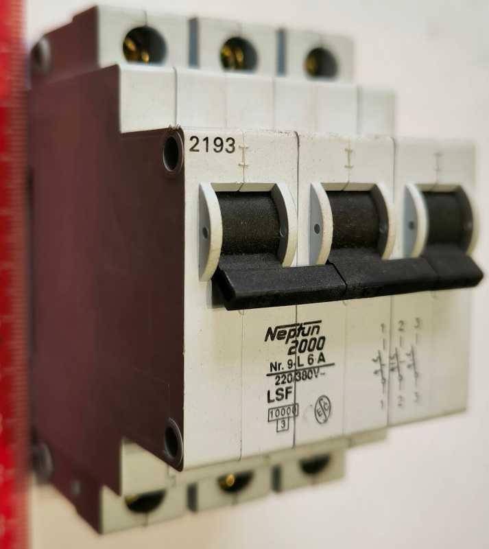 jistič LSF Nr.9 - L 6A -  3pol.