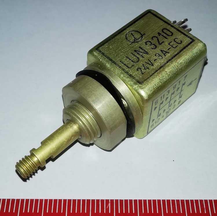 LUN3210-24V-3A-EC - tlačítko přepínací násobné  .. cena na dotaz / price on request