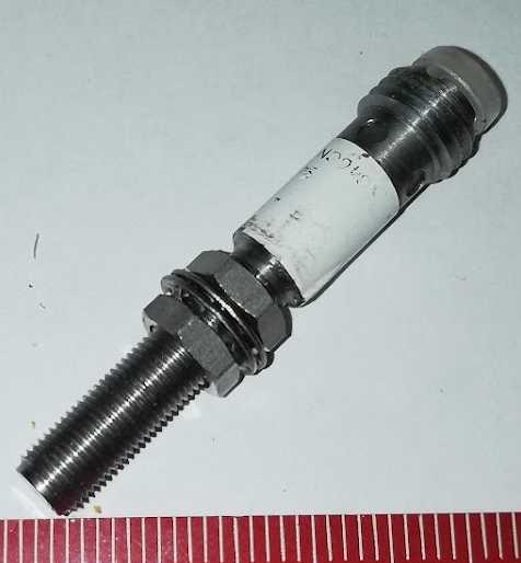 BES M08MH1-PSC20B-S04G - indukční čidlo .. použité/used