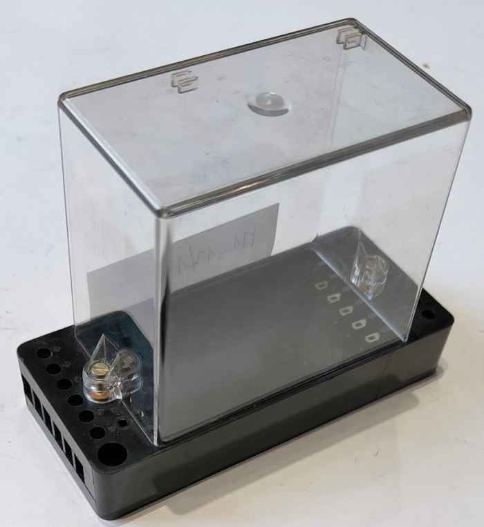 plastová krabička M1-13/1, nová, základna 137x60mm, výška 105mm