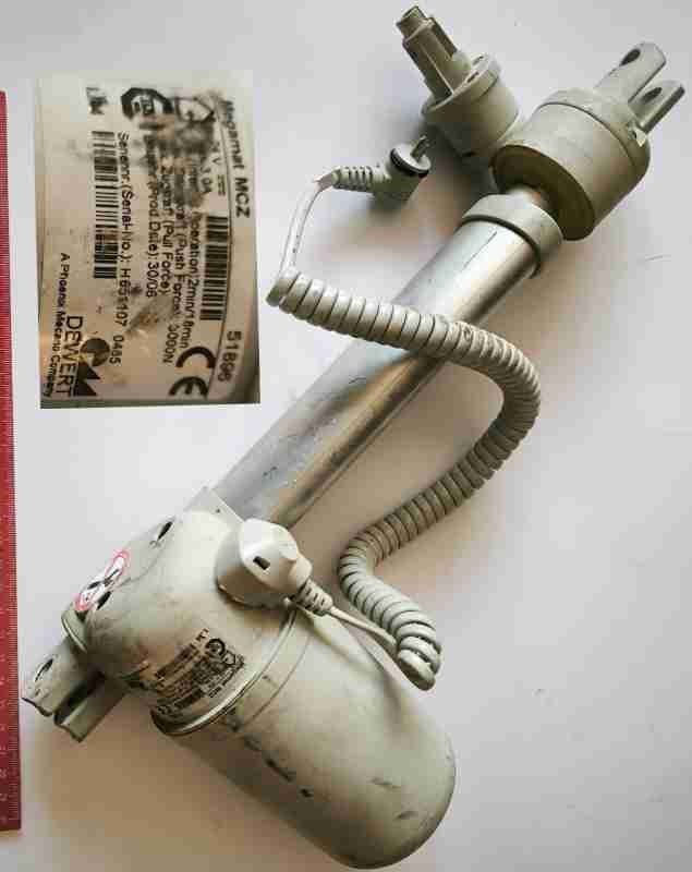 výsuvný pohon MEGAMAT MCZ 51896 - 24Vdc, výsuv cca 125mm  .. použitý / used   .. cena na dotaz / price on request