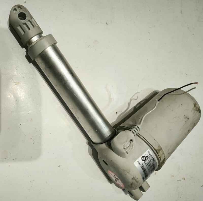 výsuvný pohon MEGAMAT MCZ 60603- 24Vdc, výsuv cca 100mm  .. použitý / used   .. cena na dotaz / price on request