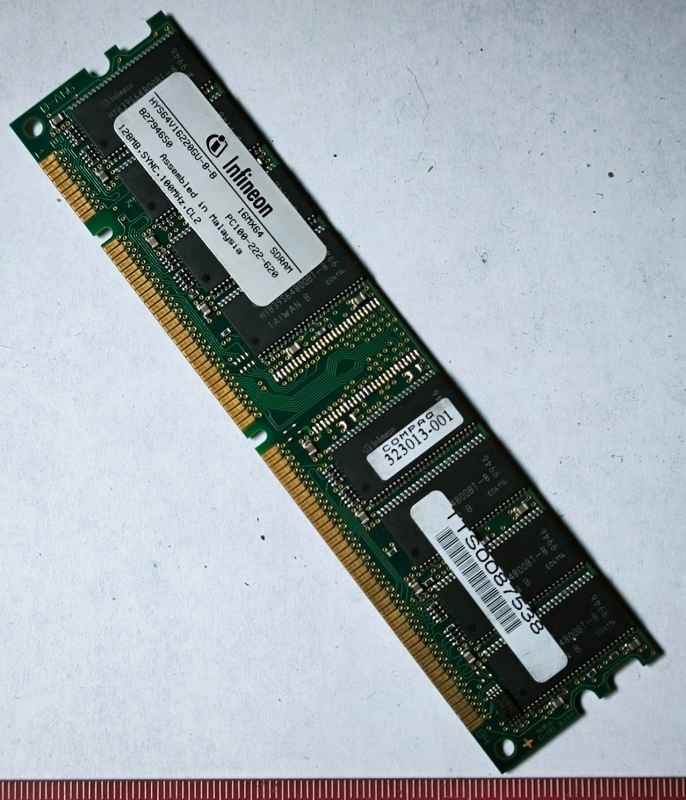 MEMORY-005 - paměťový modul Infineon 128MB, SYNC, 100MHz, CL2 - HYS64V16220GU-8-B,  dle foto .. použitý / used  .. cena na dotaz / price on request