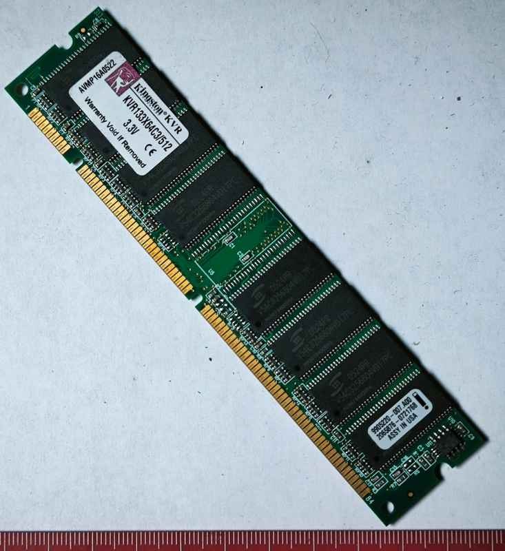 MEMORY-006 - paměťový modul KINGSTON KVR133X64C3/512 3,3V,  dle foto .. použitý / used  .. cena na dotaz / price on request