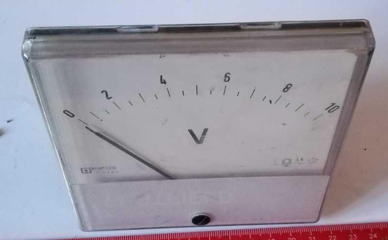 měřící přístroj MuP120, rozsah 0-10V, stupnice 0-10V otesován, starší kus, 120x120x60mm