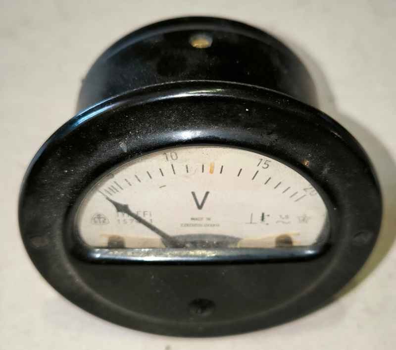 panelový přístroj METRA, stupnice 20V s předřadníkem, průměr 80mm, netestován (017)   .. cena na dotaz / price on request