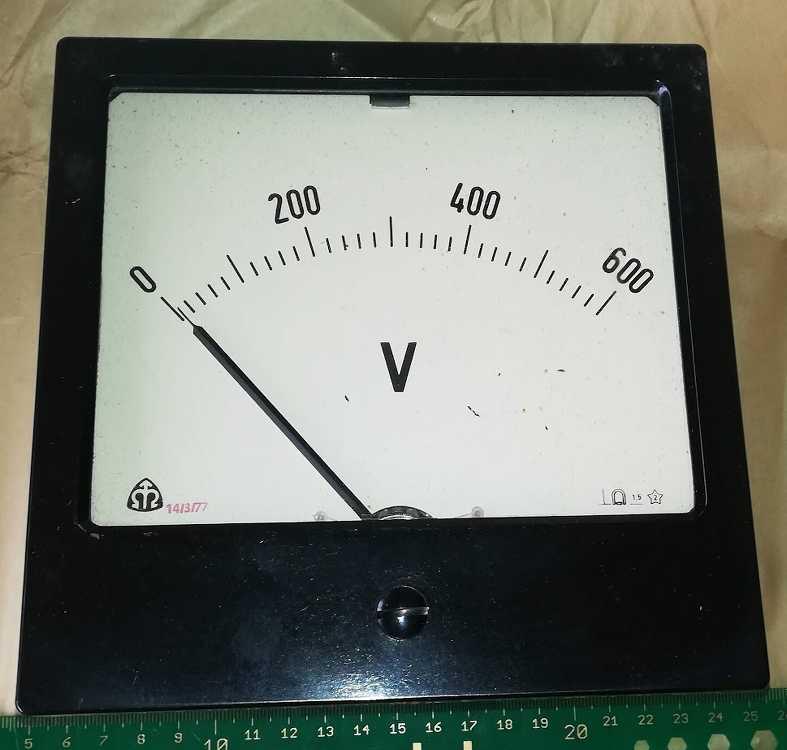 MP METRA, stupnice 600V, 160x160x65mm, nový