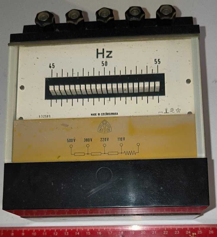 METRA - jazyčkový Hz metr 45 až 55Hz, 110/220/380/500V, otestovaný   .. cena na dotaz / price on request