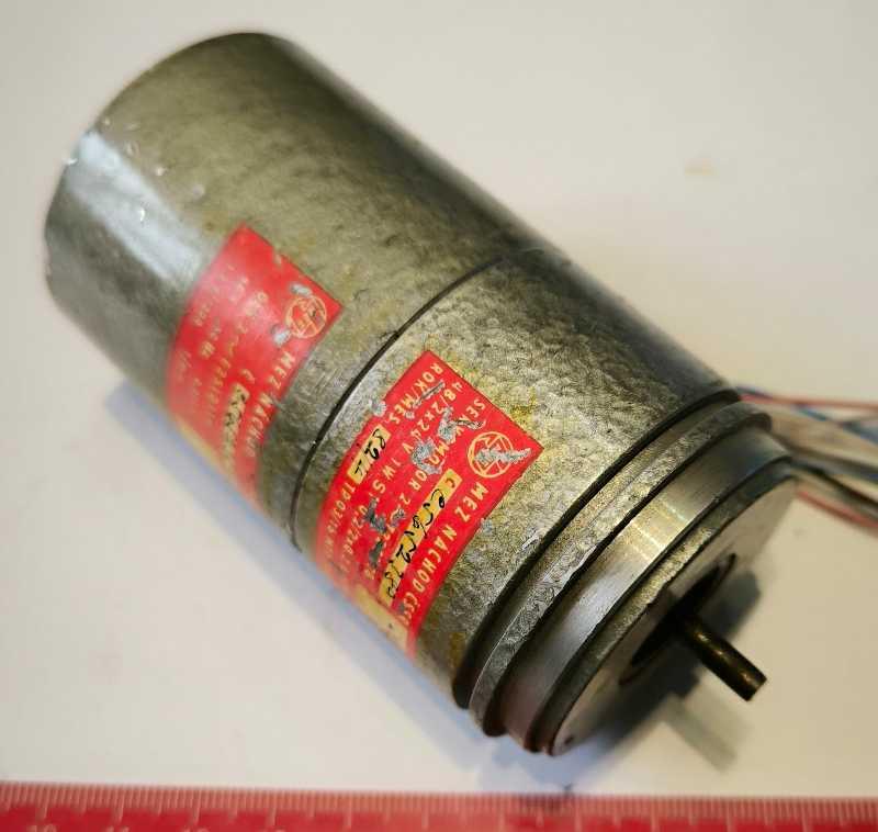 servomotor + generátor MEZ Náchod, nečitelné údaje .. cena na dotaz / price on request