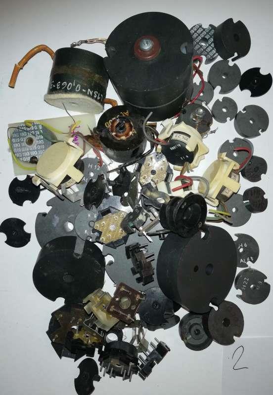 není skladem - MIX-HRN-002 - mix feritových hrníčků, dle foto