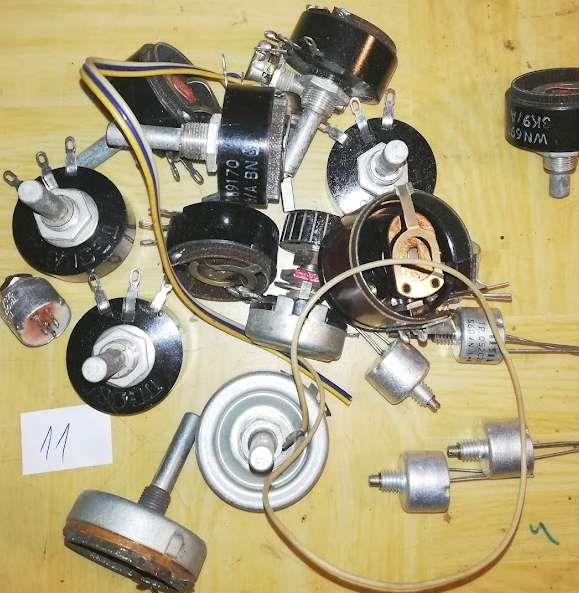 není skladem - MIX-POT-11 - mix 20ks potenciometrů, starší, pájené, ...