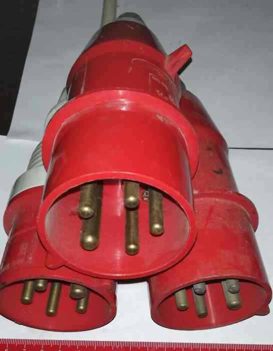 není skladem - MIX-SILNO-003  .. mix 3ks 3 fázové zástrčky 5kolík, použité, z demontáže