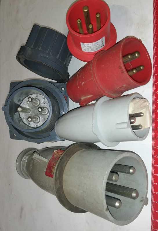 není skladem - MIX-SILNO-006  .. mix 5ks zástrček 4kolík, použité, z demontáže