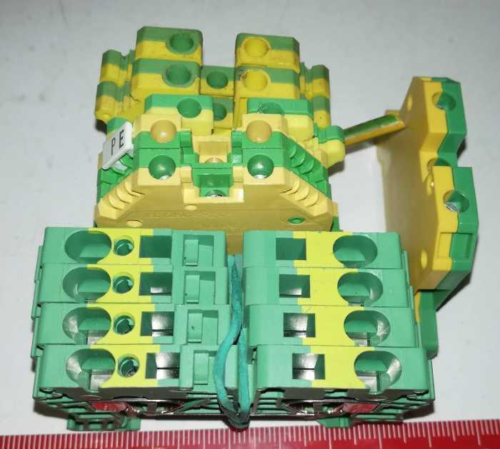 MIX-SVORKA-007  .. mix 10 ks svorky použité, dle foto