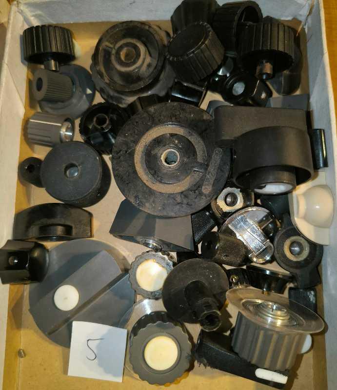 MIX-knoflik-005 .. mix knoflíků, dle foto