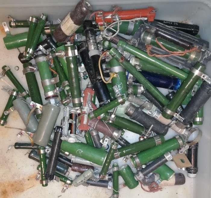 není skladem - MIX-odpor-004 .. mix   výkonových R, dle foto