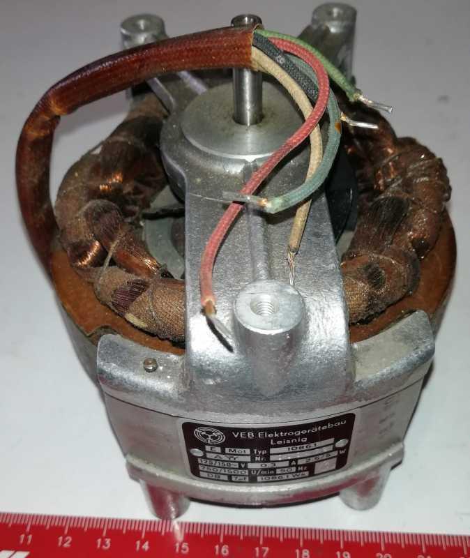 E Mot. type 1086.1 - 125/150V 0,3A 2,5/5W 750/1500U/min 50Hz starší, z demontáže  .. cena na dotaz / price on request