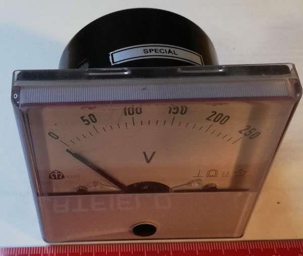 není skladem - MP80 - METRA, stupnice 250V, prasklý kryt ve spodní části