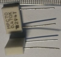 MPC70 - keramický R 0,47 ohm  .. balení 20ks za 100Kč