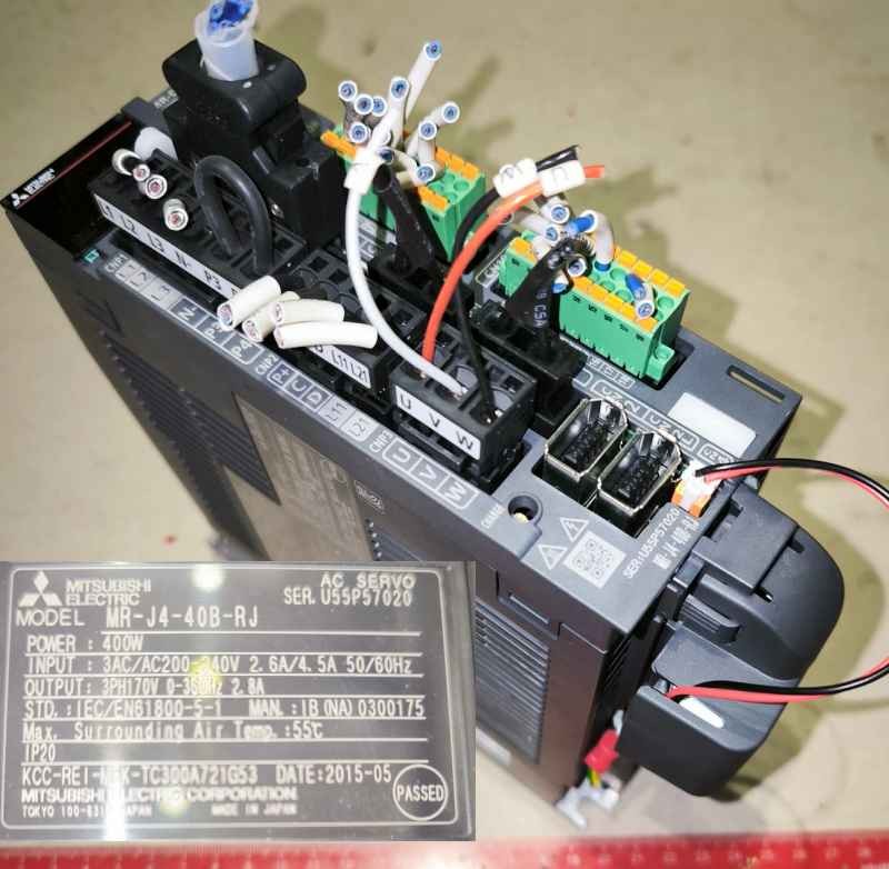 MITSUBISHI MR-J4-40B-RJ  Digital AC-Servo Amplifier for Motor Power 400W, RJ type + MR-D30 Safety unit  .. použitý / used    .. cena na dotaz / price on request