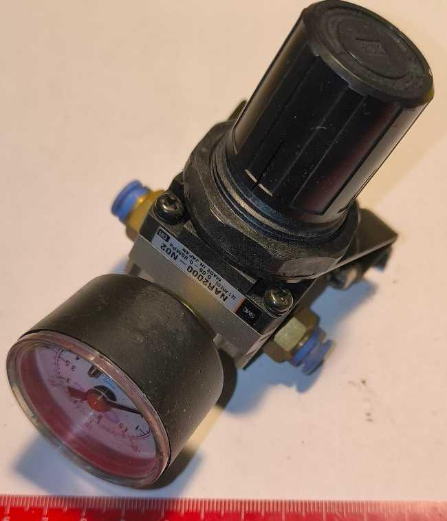 SMC NAR2000-N02 -  Pneumatic Regulator  .. použitý / used   .. cena na dotaz / price on request