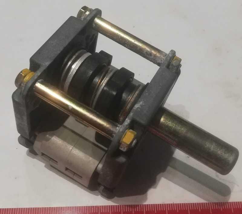 NU2 -  přepínač 4A 350V W. Gessmann GmbH .. cena na dotaz / price on request