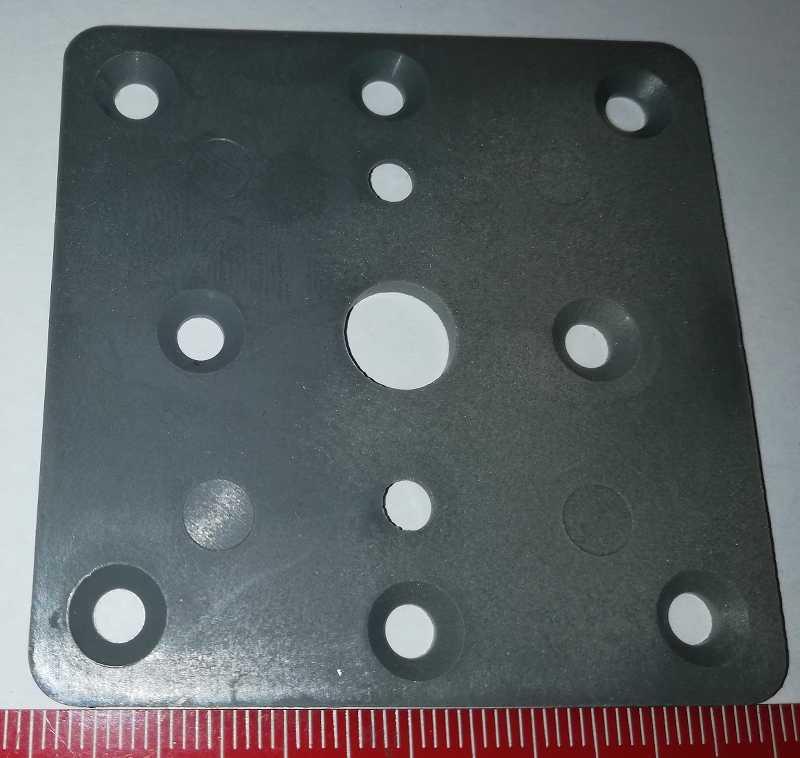 OBZOR - plastová podložka tl. 3mm pod štítky přepínačů 60x60mm