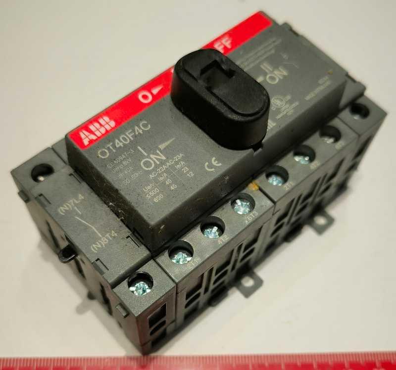 Přepínač sítí ABB OT40F4C 40A 1SCA104934R1001