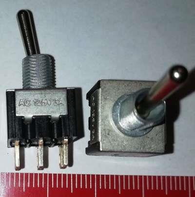 P-WT22 - Páčkový spínač do panelu, 2póly, ON-ON, 3A/125V ..  balení 5ks za 90Kč