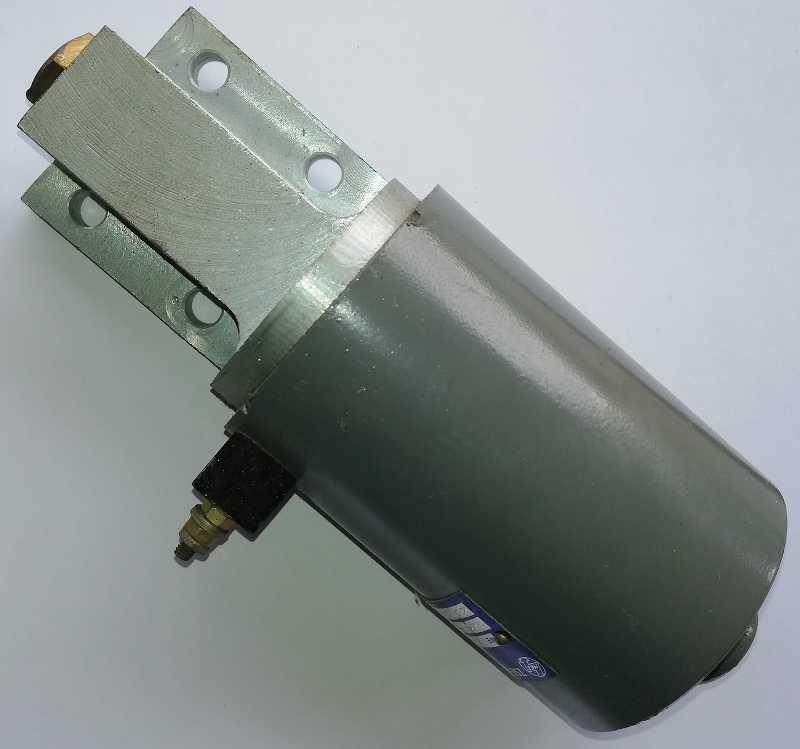 není skladem - P3VZ 24Vss 23,5 ohm 339-363kPa  - Elektromagnetický pneumatický ventil   .. cena na dotaz / price on request